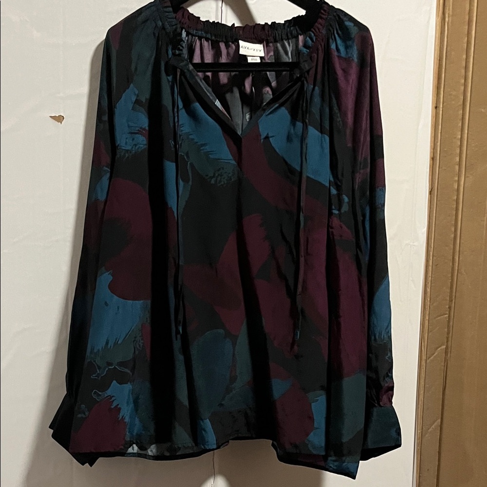 Ava & Viv Multicolor Blouse long sleeves with tie at the front.